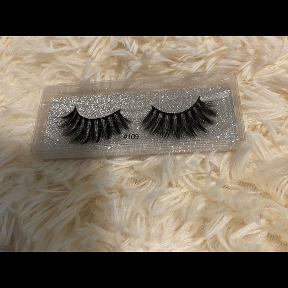False lashes - Picture 9 of 9